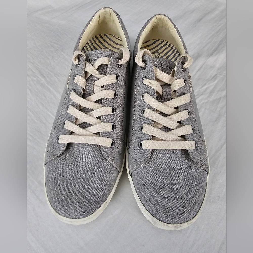 Taos Like New